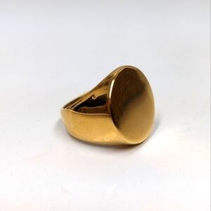 Biella Vintage round signet gold plated ring